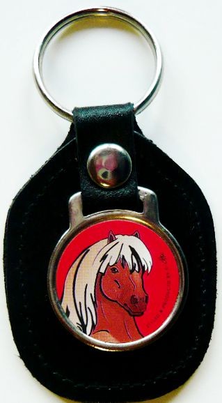 Leder-Schlüsselanhänger mit Pferdemotiv auf Metallplakette